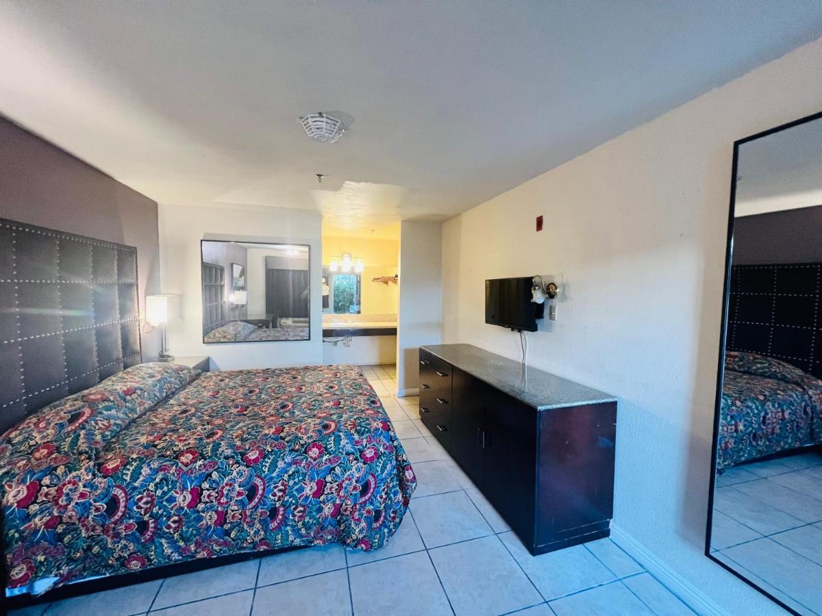 Casa Blanca Express & Suites Cypress Buena Park - Anaheim Area Екстер'єр фото