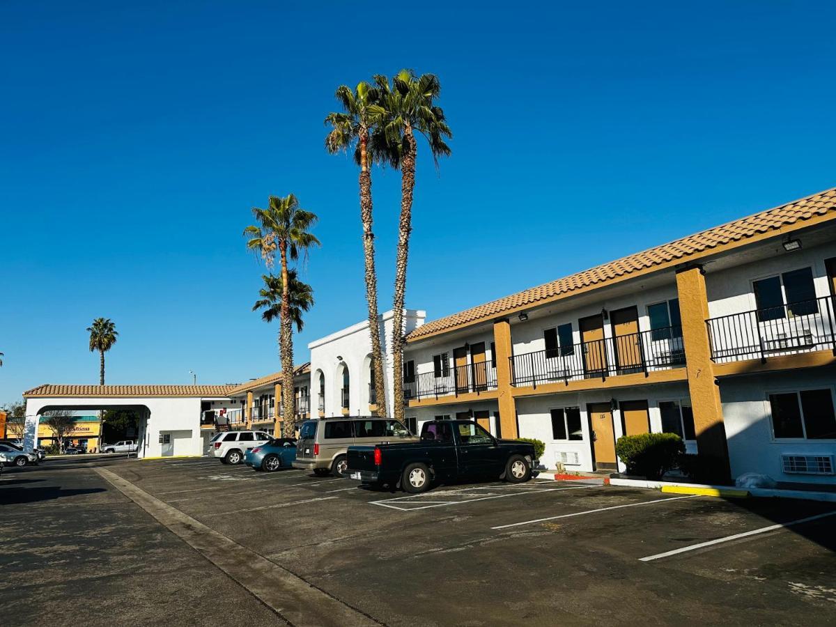 Casa Blanca Express & Suites Cypress Buena Park - Anaheim Area Екстер'єр фото