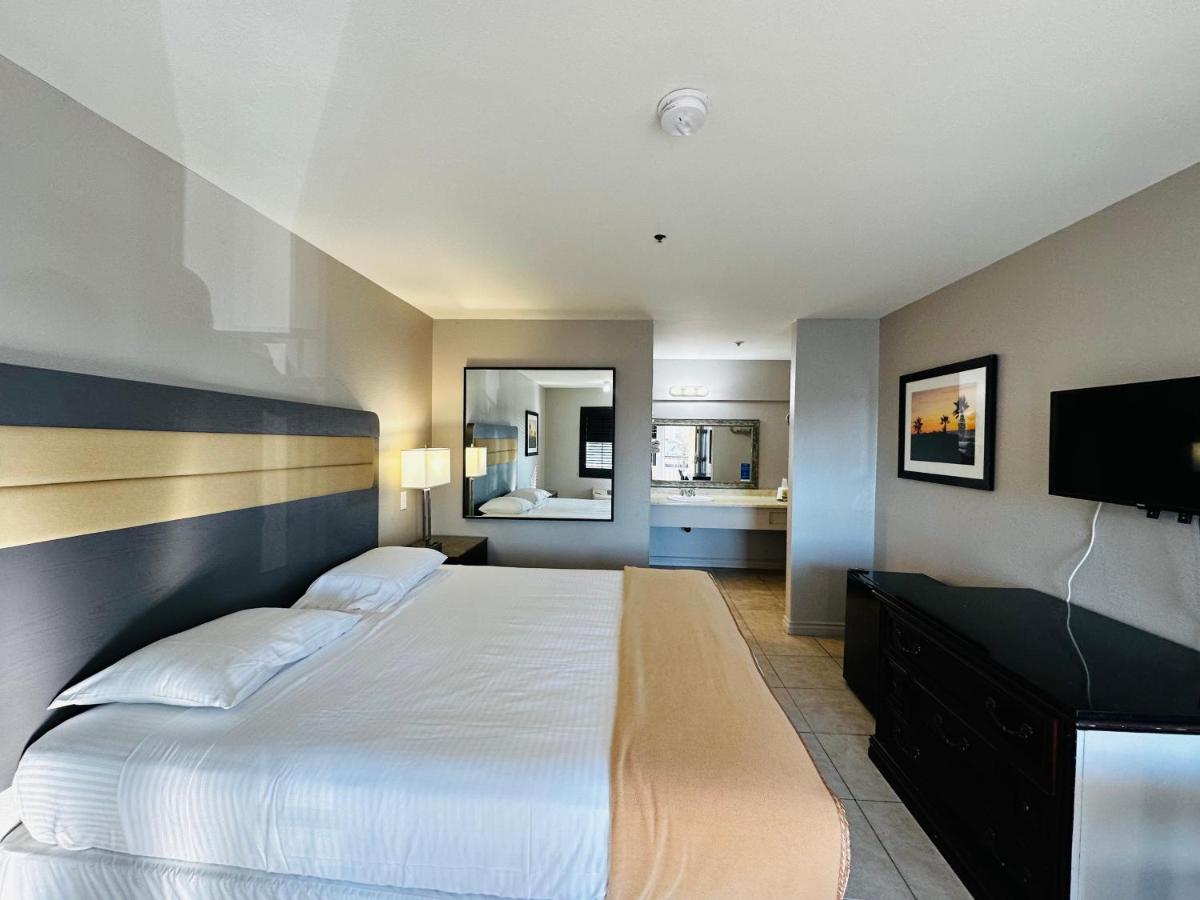 Casa Blanca Express & Suites Cypress Buena Park - Anaheim Area Екстер'єр фото