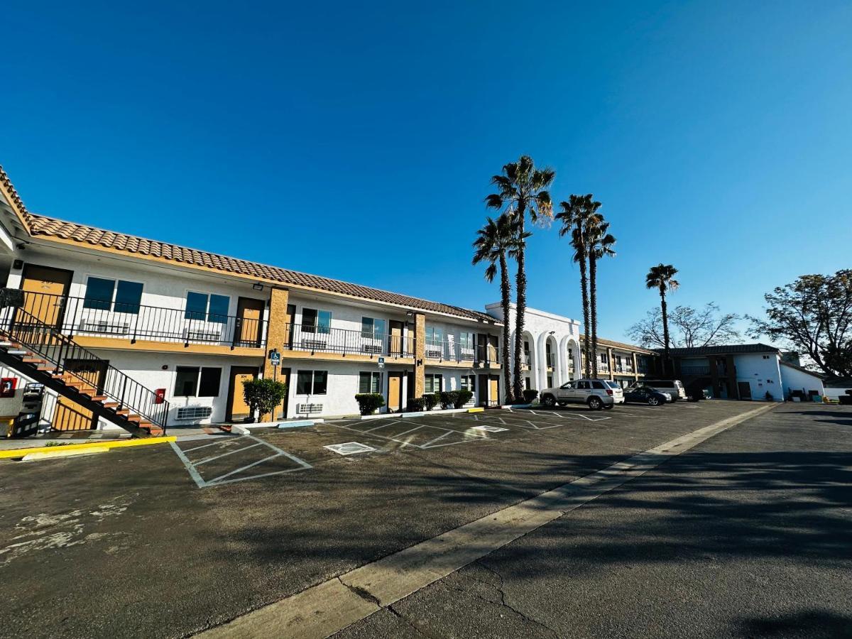 Casa Blanca Express & Suites Cypress Buena Park - Anaheim Area Екстер'єр фото