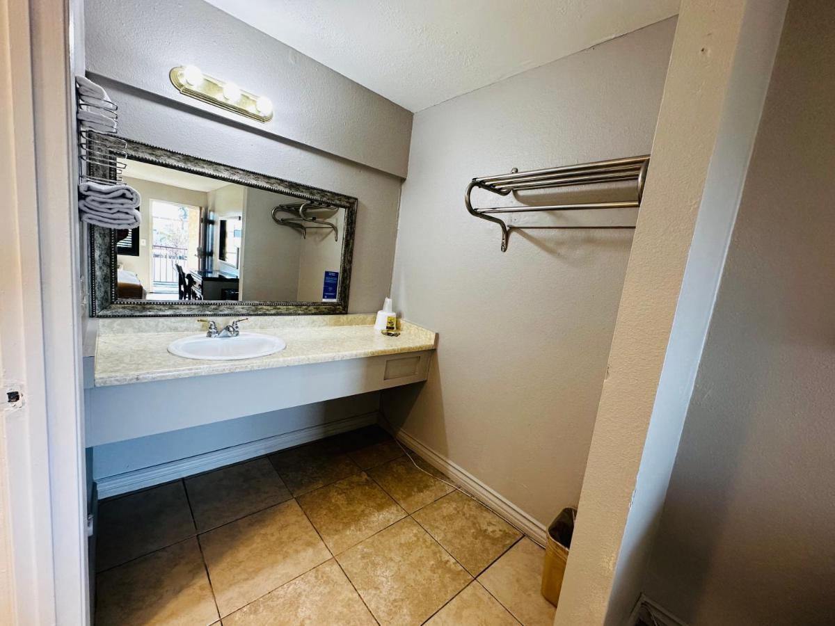 Casa Blanca Express & Suites Cypress Buena Park - Anaheim Area Екстер'єр фото