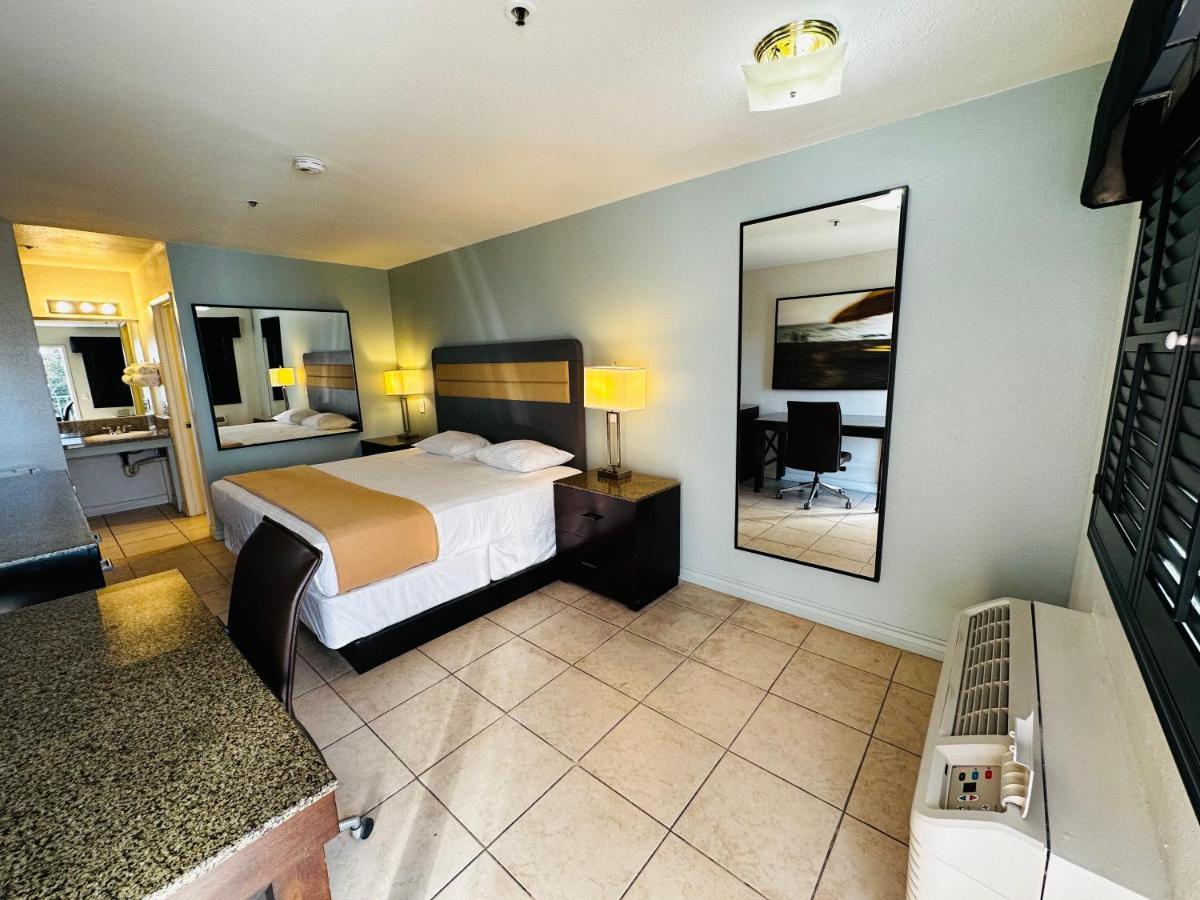 Casa Blanca Express & Suites Cypress Buena Park - Anaheim Area Екстер'єр фото