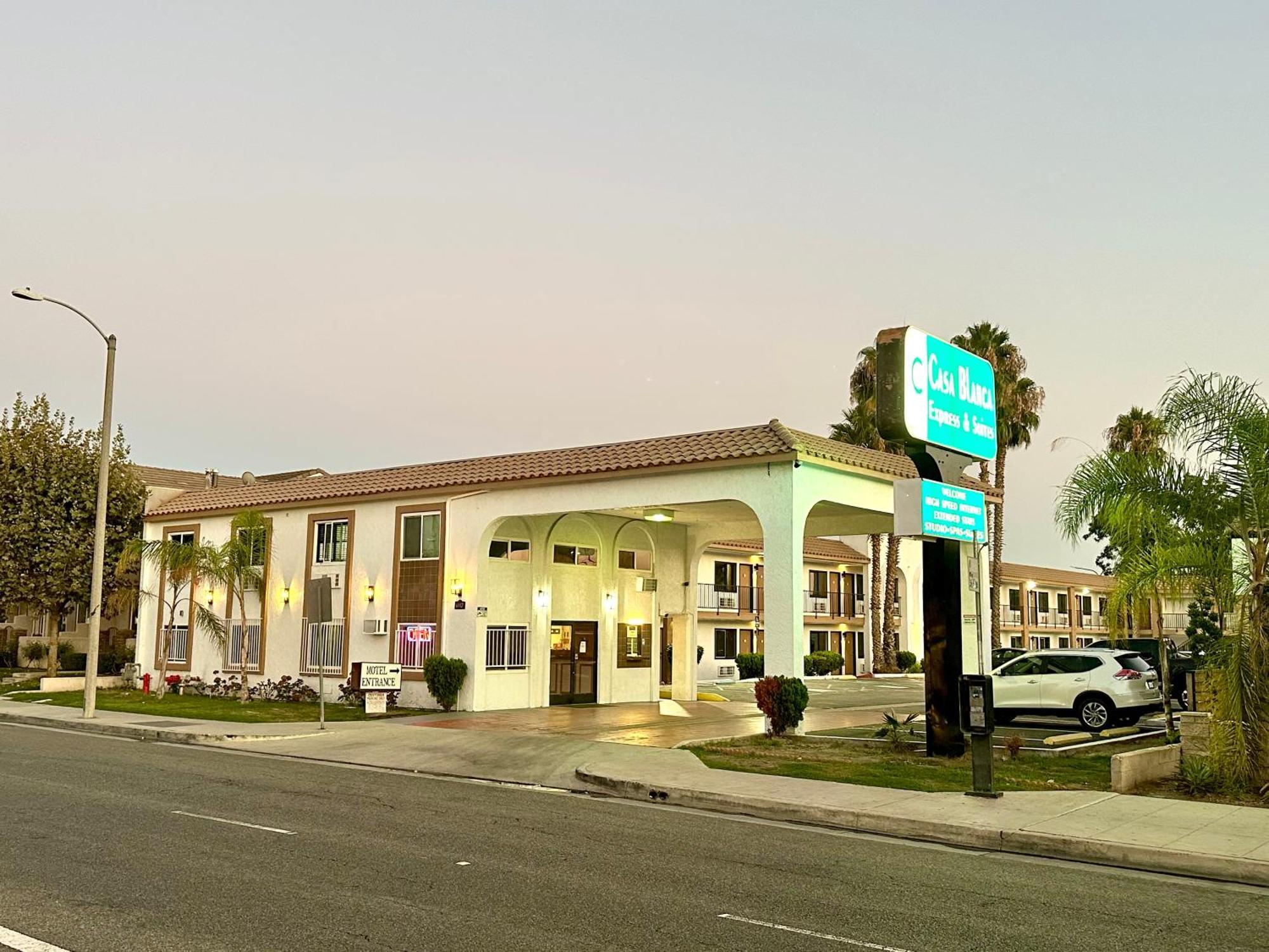 Casa Blanca Express & Suites Cypress Buena Park - Anaheim Area Екстер'єр фото